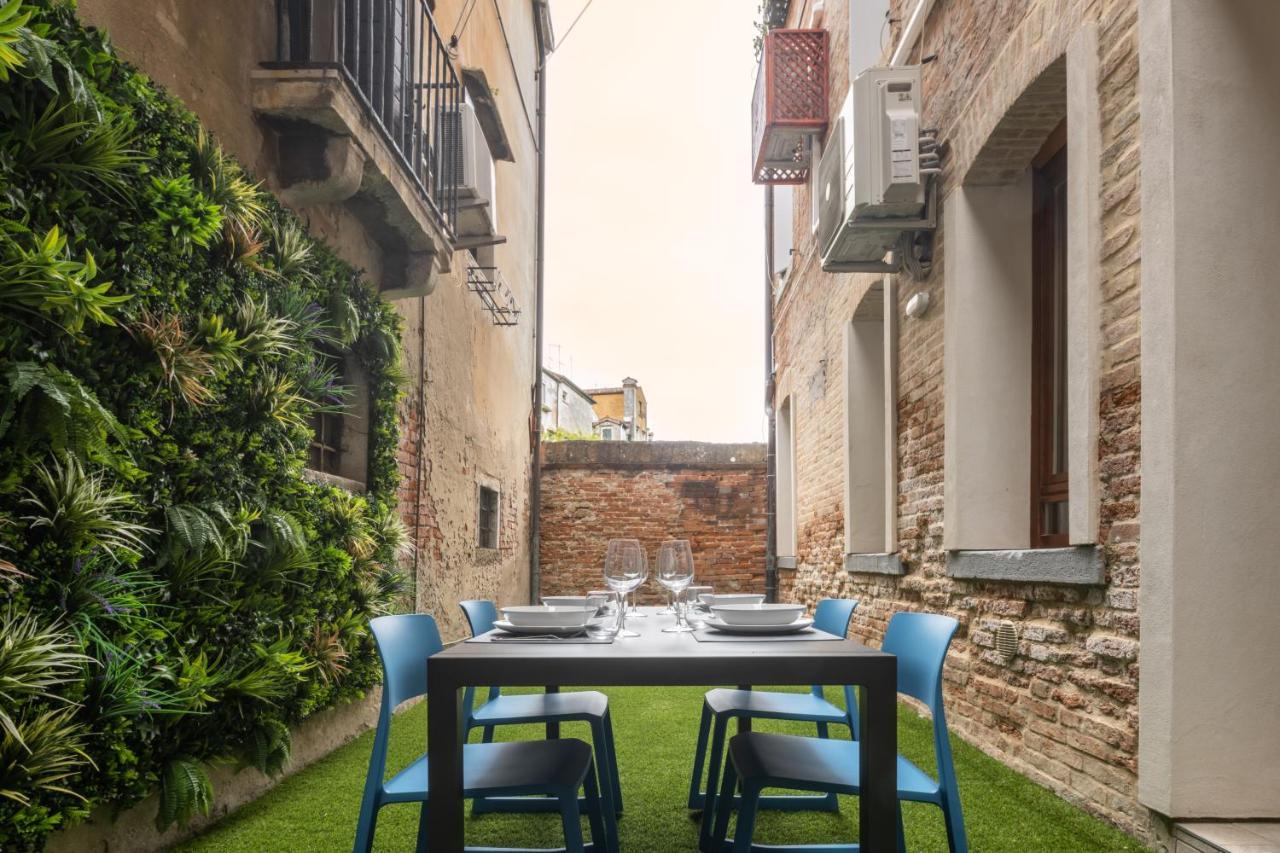 Castello Apartment With Garden R&R Venedig Eksteriør billede